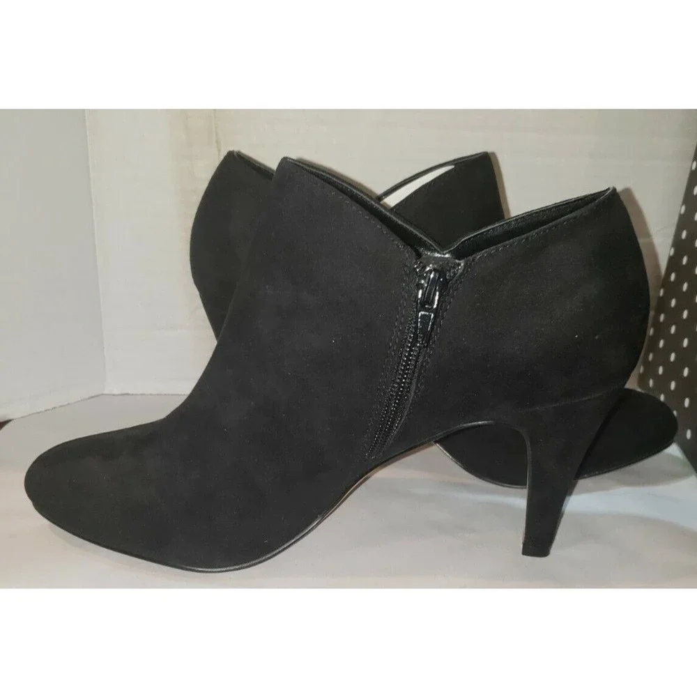Kelly & Katie Elegant Black Ankle Booties - Picture 3 of 11